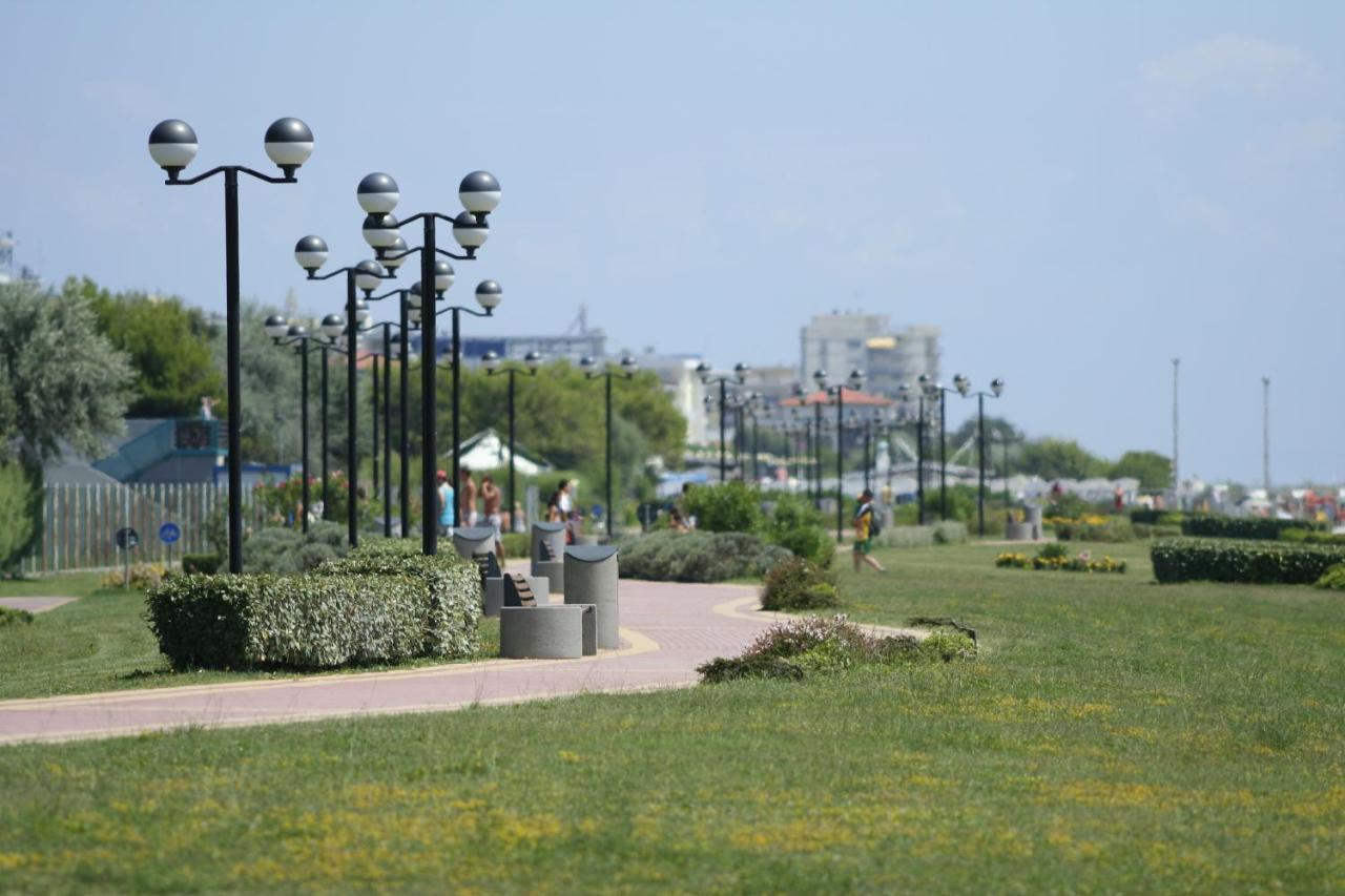 Sole B Apartment Bibione Exterior foto
